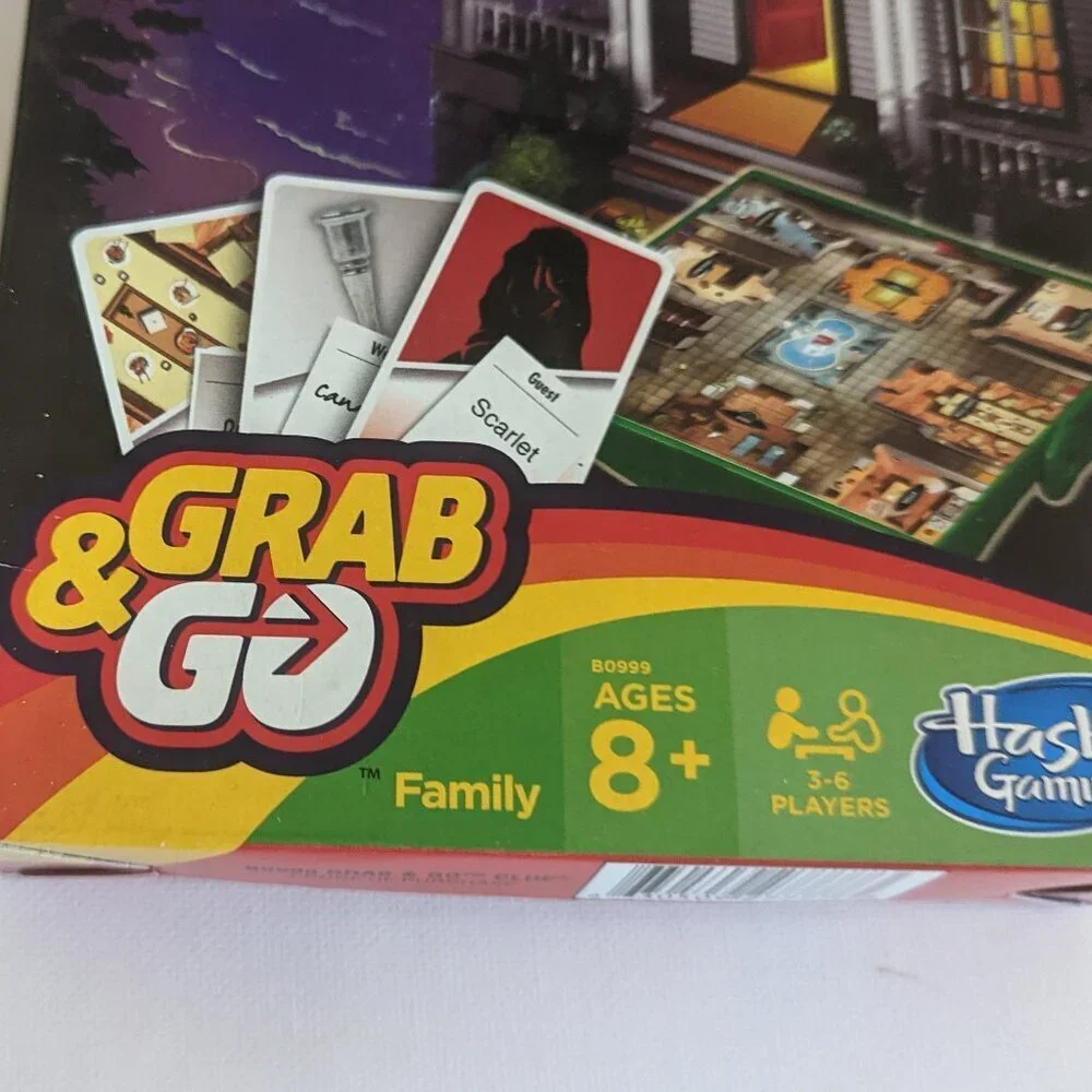 NWT Clue Grab & Go Compact Mobile Retro Board Game Mystery Hasbro Christmas Gift